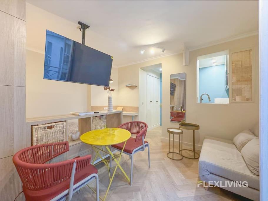 Luxury In Center Parijs